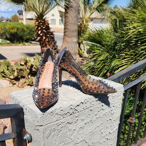 Carvela Kurt Geige‎ Kicker Stud Heels - Picture 5 of 10